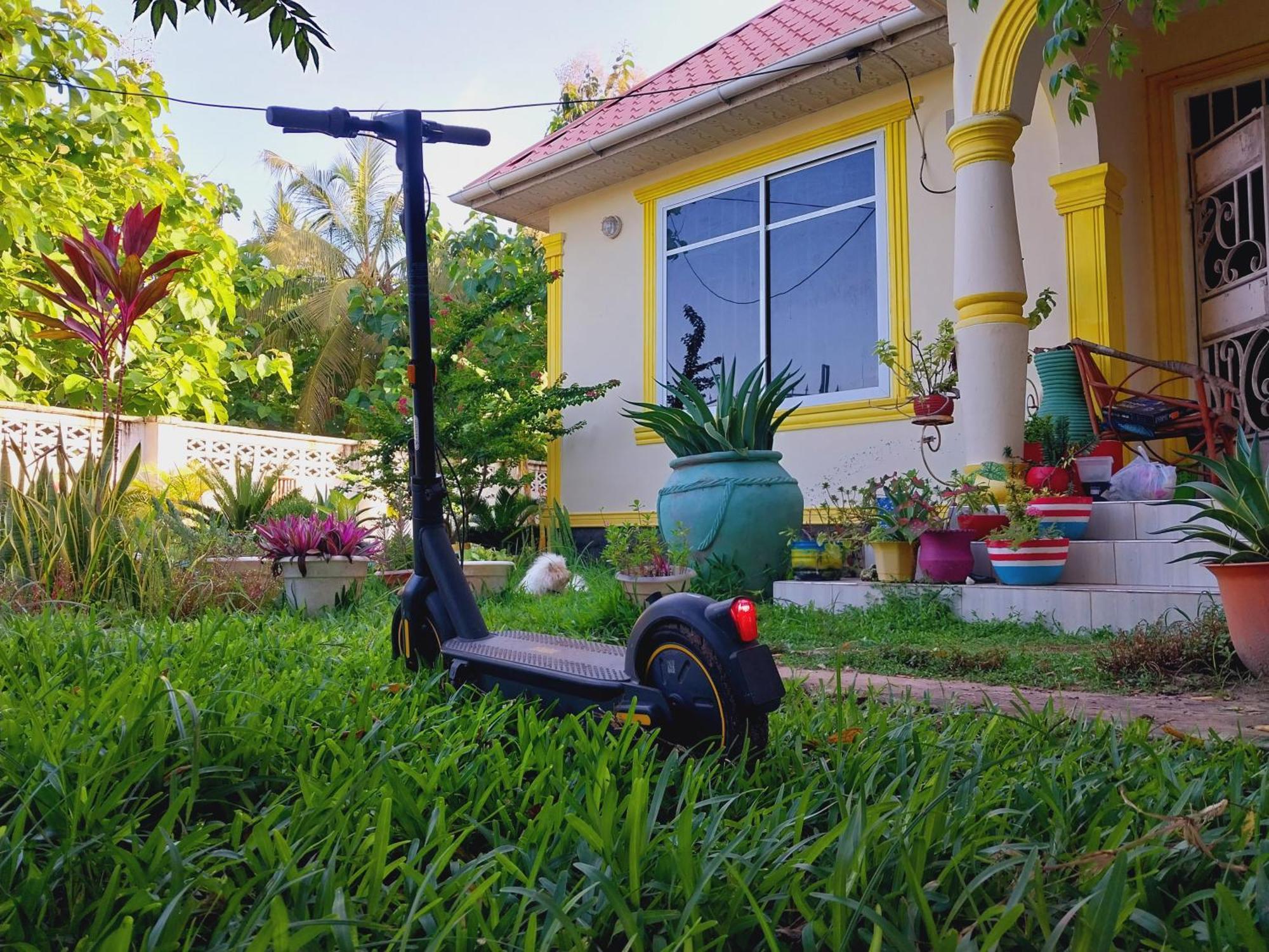 L&J Modern Backpackers Kigamboni Beach House Panzió Dár Al-Szalám Kültér fotó